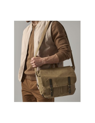 QUA-QD653-Heritage Waxed Canvas Messenger